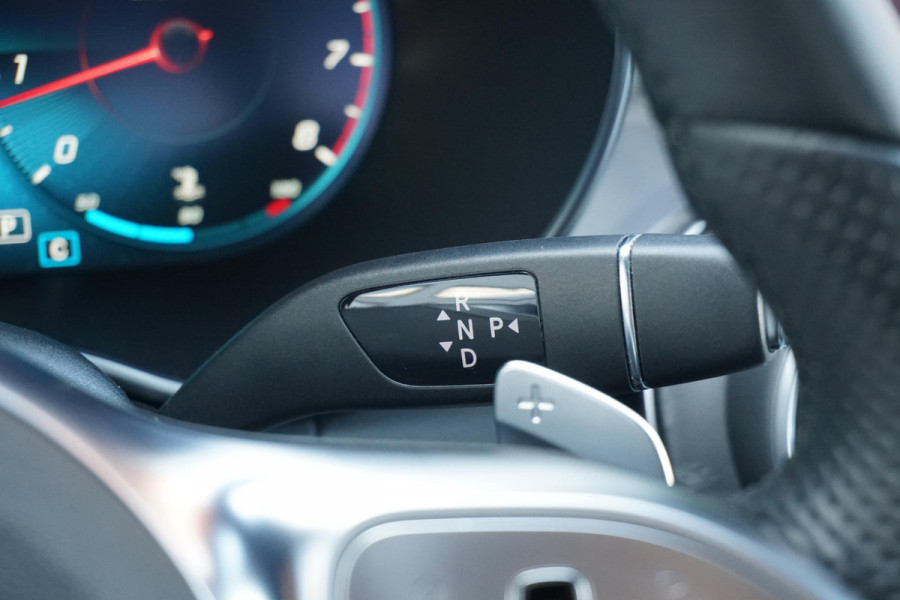 Mercedes-Benz C-Klasse 180 Business Solution AMG + CAMERA / LEDER / MULTIBEAM LED / DODEHOEK
