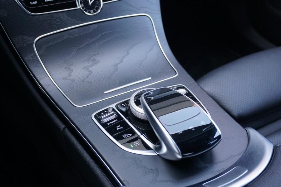 Mercedes-Benz C-Klasse 180 Business Solution AMG + CAMERA / LEDER / MULTIBEAM LED / DODEHOEK