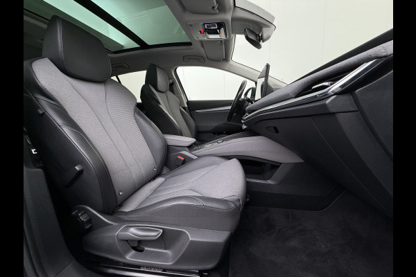Škoda ENYAQ iV 80 204PK SOH 90% Panoramadak Adap.Cruise Warmtepomp 3-Zone Ecc Stuur+Stoelverwarming Camera Assistentie Pakket Plus Comfort Plus Lmv 20" Apple Carplay Android Auto Draadloze telefoonlader Elek.Achterklep Privacy Glas Dealeronderhouden 1e Eigenaar