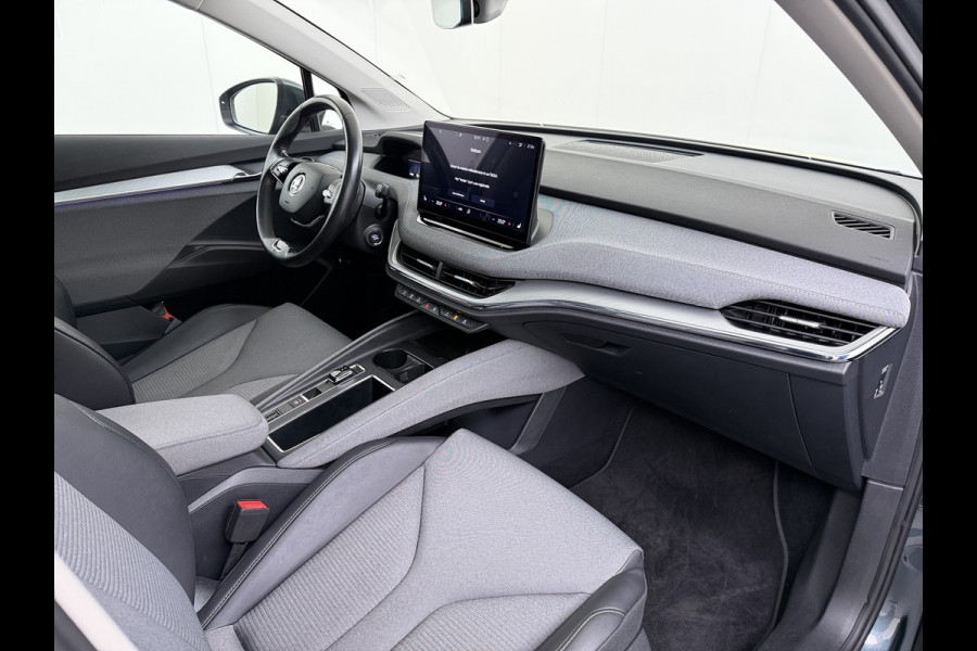 Škoda ENYAQ iV 80 204PK SOH 90% Panoramadak Adap.Cruise Warmtepomp 3-Zone Ecc Stuur+Stoelverwarming Camera Assistentie Pakket Plus Comfort Plus Lmv 20" Apple Carplay Android Auto Draadloze telefoonlader Elek.Achterklep Privacy Glas Dealeronderhouden 1e Eigenaar