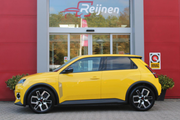Renault 5 COMFORT RANGE TECHNO 150PK 52 kWh *NIEUWE AUTO!* | PACK WINTER TECHNO: (ELEKTRISCH VERWARMBARE VOORSTOELEN, ELEKTRISCH VERWARMBAAR STUURWIEL, BESTUUDERSSTOEL MET ELEKTRSCH VERSTELBARE LENDESTEUN, IN HOOGTE VERSTELBARE PASSAGIERSSTOEL) | LICHTMETALEN VELGEN 18" | ADAPTIVE CRUISE CONTROL | FULL LED KOPLAMPEN MET FRANSE VLAG | ELEKTRTISCH INKLABARE EN VERWARMBARE BUITENSPIEGELS | ACHTERUITRIJ CAMERA | SFEER VERLICHTING | GOOGLE MAPS NAVIGATIE | DRAADLOZE TELEFOONLADER | PRIVACY GLASS | 100KW SNELLAAD FUNCTIE | DRAADLOZE APPLE CARPLAY/ANDROID AUTO | DAB+ RADIO | SFEER VERL