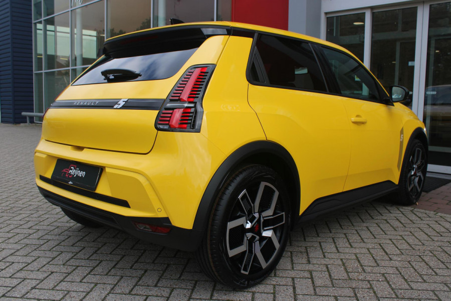 Renault 5 COMFORT RANGE TECHNO 150PK 52 kWh *NIEUWE AUTO!* | PACK WINTER TECHNO: (ELEKTRISCH VERWARMBARE VOORSTOELEN, ELEKTRISCH VERWARMBAAR STUURWIEL, BESTUUDERSSTOEL MET ELEKTRSCH VERSTELBARE LENDESTEUN, IN HOOGTE VERSTELBARE PASSAGIERSSTOEL) | LICHTMETALEN VELGEN 18" | ADAPTIVE CRUISE CONTROL | FULL LED KOPLAMPEN MET FRANSE VLAG | ELEKTRTISCH INKLABARE EN VERWARMBARE BUITENSPIEGELS | ACHTERUITRIJ CAMERA | SFEER VERLICHTING | GOOGLE MAPS NAVIGATIE | DRAADLOZE TELEFOONLADER | PRIVACY GLASS | 100KW SNELLAAD FUNCTIE | DRAADLOZE APPLE CARPLAY/ANDROID AUTO | DAB+ RADIO | SFEER VERL