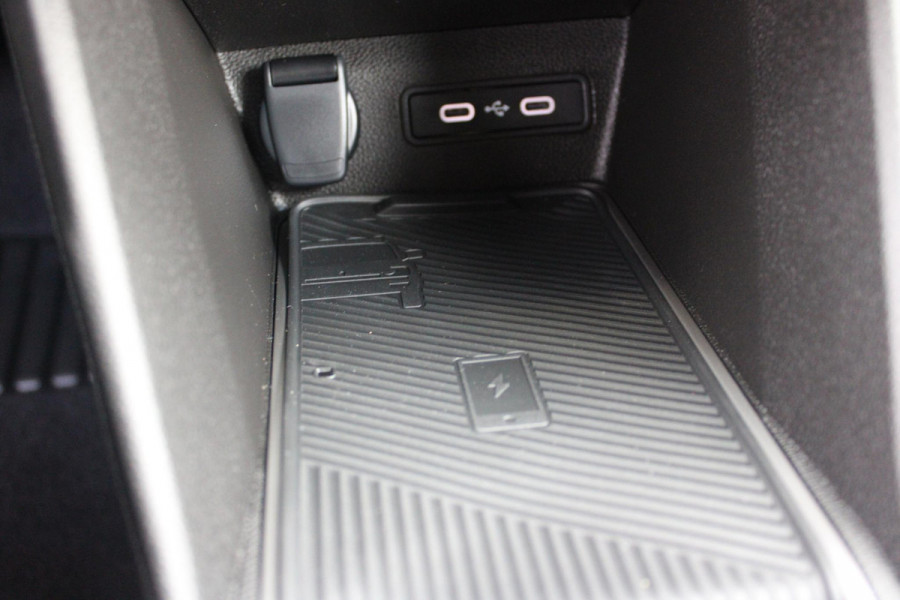Renault 5 COMFORT RANGE TECHNO 150PK 52 kWh *NIEUWE AUTO!* | PACK WINTER TECHNO: (ELEKTRISCH VERWARMBARE VOORSTOELEN, ELEKTRISCH VERWARMBAAR STUURWIEL, BESTUUDERSSTOEL MET ELEKTRSCH VERSTELBARE LENDESTEUN, IN HOOGTE VERSTELBARE PASSAGIERSSTOEL) | LICHTMETALEN VELGEN 18" | ADAPTIVE CRUISE CONTROL | FULL LED KOPLAMPEN MET FRANSE VLAG | ELEKTRTISCH INKLABARE EN VERWARMBARE BUITENSPIEGELS | ACHTERUITRIJ CAMERA | SFEER VERLICHTING | GOOGLE MAPS NAVIGATIE | DRAADLOZE TELEFOONLADER | PRIVACY GLASS | 100KW SNELLAAD FUNCTIE | DRAADLOZE APPLE CARPLAY/ANDROID AUTO | DAB+ RADIO | SFEER VERL