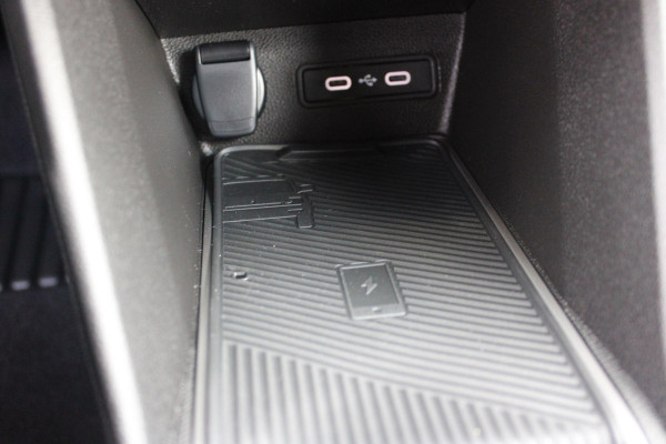 Renault 5 COMFORT RANGE TECHNO 150PK 52 kWh *NIEUWE AUTO!* | PACK WINTER TECHNO: (ELEKTRISCH VERWARMBARE VOORSTOELEN, ELEKTRISCH VERWARMBAAR STUURWIEL, BESTUUDERSSTOEL MET ELEKTRSCH VERSTELBARE LENDESTEUN, IN HOOGTE VERSTELBARE PASSAGIERSSTOEL) | LICHTMETALEN VELGEN 18" | ADAPTIVE CRUISE CONTROL | FULL LED KOPLAMPEN MET FRANSE VLAG | ELEKTRTISCH INKLABARE EN VERWARMBARE BUITENSPIEGELS | ACHTERUITRIJ CAMERA | SFEER VERLICHTING | GOOGLE MAPS NAVIGATIE | DRAADLOZE TELEFOONLADER | PRIVACY GLASS | 100KW SNELLAAD FUNCTIE | DRAADLOZE APPLE CARPLAY/ANDROID AUTO | DAB+ RADIO | SFEER VERL