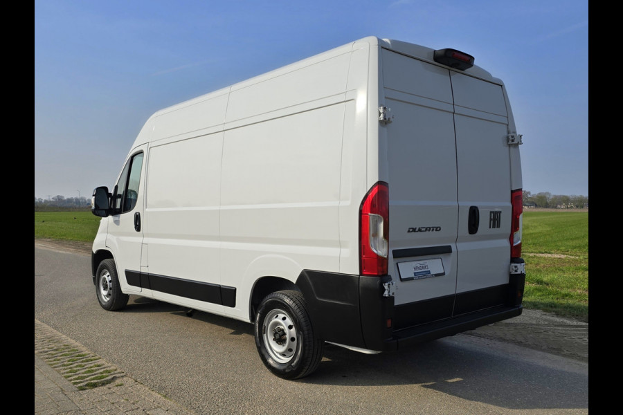 Fiat Ducato 35 2.2 MultiJet L2H2 - 140 Pk - Euro 6 - Groot Scherm - Navi - ParkeerCamera - Airco - Cruise Control