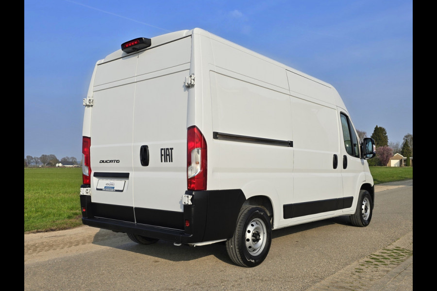 Fiat Ducato 35 2.2 MultiJet L2H2 - 140 Pk - Euro 6 - Groot Scherm - Navi - ParkeerCamera - Airco - Cruise Control