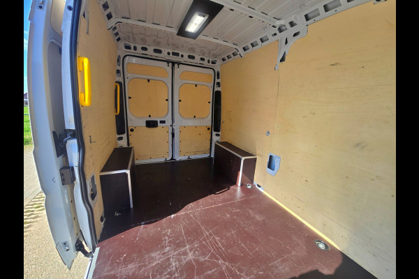 Fiat Ducato 2.2 MultiJet L2 H2 3.5t - 140 Pk - Euro 6 - Groot Scherm - Navi - ParkeerCamera - Airco - Cruise Control