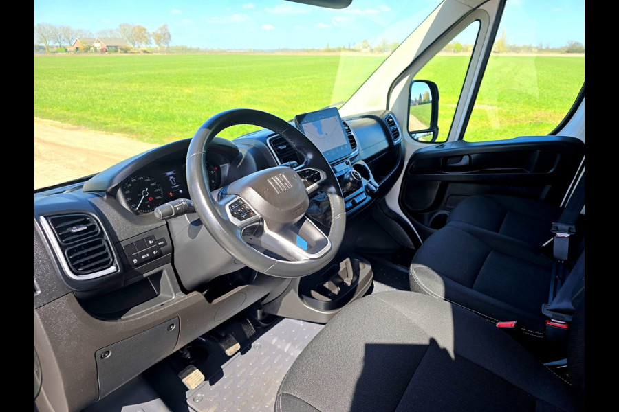 Fiat Ducato 2.2 MultiJet L2 H2 3.5t - 140 Pk - Euro 6 - Groot Scherm - Navi - ParkeerCamera - Airco - Cruise Control