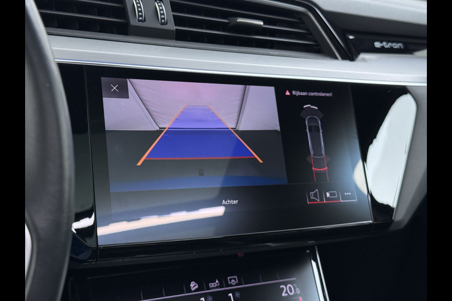 Audi e-tron 55 Quattro Advanced Pro Line Plus Edition One 95kWh SOH 91% 408PK Virtual Mirrors Bang&Olufsen® Trekhaak Panoramadak Leder+Geven Apple Carplay Android Auto Tour pakket DAB Elek.Achterklep Akoestisch zijruiten Matrix-Led Lmv 20" Luchtvering 1.800KG Trekgewicht