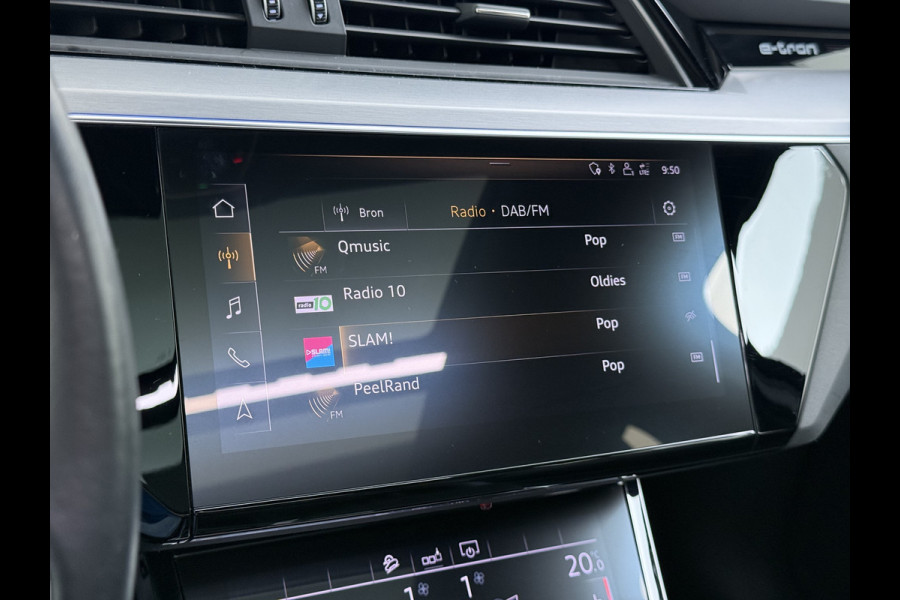 Audi e-tron 55 Quattro Advanced Pro Line Plus Edition One 95kWh SOH 91% 408PK Virtual Mirrors Bang&Olufsen® Trekhaak Panoramadak Leder+Geven Apple Carplay Android Auto Tour pakket DAB Elek.Achterklep Akoestisch zijruiten Matrix-Led Lmv 20" Luchtvering 1.800KG Trekgewicht