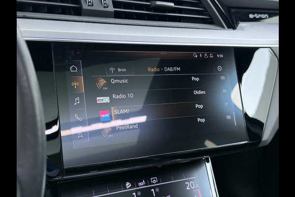 Audi e-tron 55 Quattro Advanced Pro Line Plus Edition One 95kWh SOH 91% 408PK Virtual Mirrors Bang&Olufsen® Trekhaak Panoramadak Leder+Geven Apple Carplay Android Auto Tour pakket DAB Elek.Achterklep Akoestisch zijruiten Matrix-Led Lmv 20" Luchtvering 1.800KG Trekgewicht