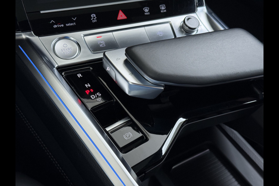 Audi e-tron 55 Quattro Advanced Pro Line Plus Edition One 95kWh SOH 91% 408PK Virtual Mirrors Bang&Olufsen® Trekhaak Panoramadak Leder+Geven Apple Carplay Android Auto Tour pakket DAB Elek.Achterklep Akoestisch zijruiten Matrix-Led Lmv 20" Luchtvering 1.800KG Trekgewicht