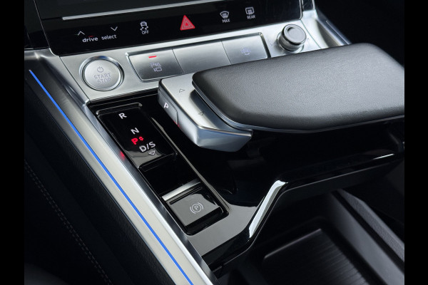 Audi e-tron 55 Quattro Advanced Pro Line Plus Edition One 95kWh SOH 91% 408PK Virtual Mirrors Bang&Olufsen® Trekhaak Panoramadak Leder+Geven Apple Carplay Android Auto Tour pakket DAB Elek.Achterklep Akoestisch zijruiten Matrix-Led Lmv 20" Luchtvering 1.800KG Trekgewicht