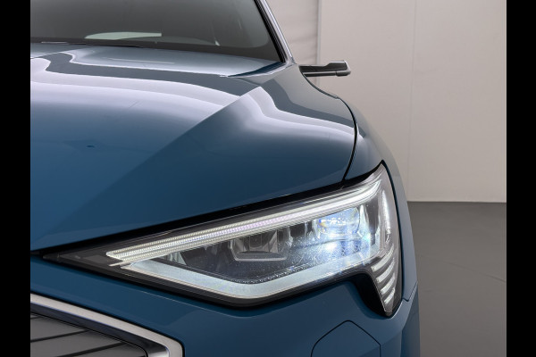 Audi e-tron 55 Quattro Advanced Pro Line Plus Edition One 95kWh SOH 91% 408PK Virtual Mirrors Bang&Olufsen® Trekhaak Panoramadak Leder+Geven Apple Carplay Android Auto Tour pakket DAB Elek.Achterklep Akoestisch zijruiten Matrix-Led Lmv 20" Luchtvering 1.800KG Trekgewicht