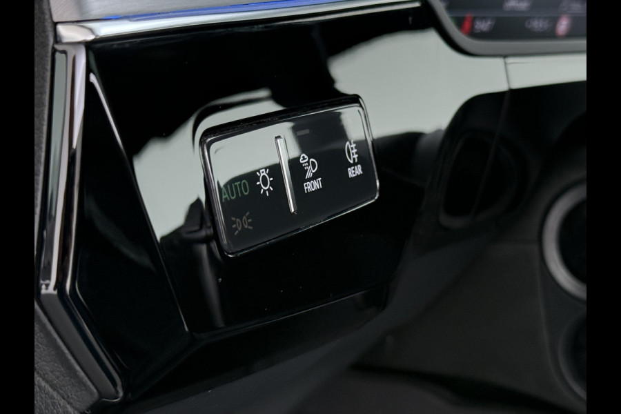 Audi e-tron 55 Quattro Advanced Pro Line Plus Edition One 95kWh SOH 91% 408PK Virtual Mirrors Bang&Olufsen® Trekhaak Panoramadak Leder+Geven Apple Carplay Android Auto Tour pakket DAB Elek.Achterklep Akoestisch zijruiten Matrix-Led Lmv 20" Luchtvering 1.800KG Trekgewicht