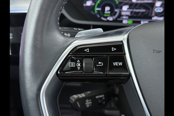 Audi e-tron 55 Quattro Advanced Pro Line Plus Edition One 95kWh SOH 91% 408PK Virtual Mirrors Bang&Olufsen® Trekhaak Panoramadak Leder+Geven Apple Carplay Android Auto Tour pakket DAB Elek.Achterklep Akoestisch zijruiten Matrix-Led Lmv 20" Luchtvering 1.800KG Trekgewicht