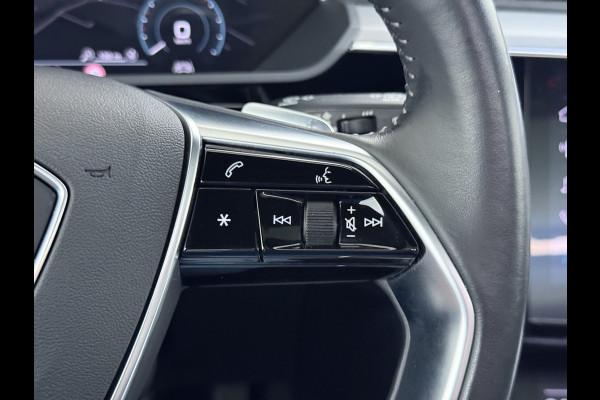 Audi e-tron 55 Quattro Advanced Pro Line Plus Edition One 95kWh SOH 91% 408PK Virtual Mirrors Bang&Olufsen® Trekhaak Panoramadak Leder+Geven Apple Carplay Android Auto Tour pakket DAB Elek.Achterklep Akoestisch zijruiten Matrix-Led Lmv 20" Luchtvering 1.800KG Trekgewicht