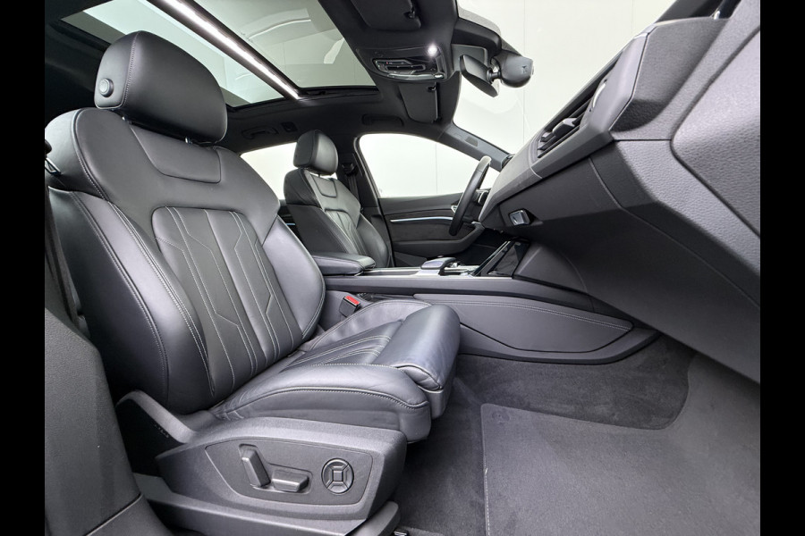 Audi e-tron 55 Quattro Advanced Pro Line Plus Edition One 95kWh SOH 91% 408PK Virtual Mirrors Bang&Olufsen® Trekhaak Panoramadak Leder+Geven Apple Carplay Android Auto Tour pakket DAB Elek.Achterklep Akoestisch zijruiten Matrix-Led Lmv 20" Luchtvering 1.800KG Trekgewicht