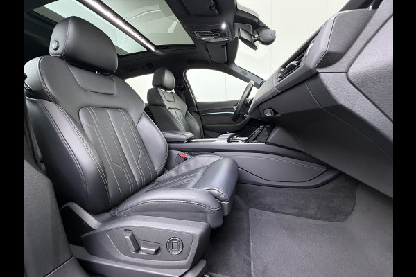 Audi e-tron 55 Quattro Advanced Pro Line Plus Edition One 95kWh SOH 91% 408PK Virtual Mirrors Bang&Olufsen® Trekhaak Panoramadak Leder+Geven Apple Carplay Android Auto Tour pakket DAB Elek.Achterklep Akoestisch zijruiten Matrix-Led Lmv 20" Luchtvering 1.800KG Trekgewicht