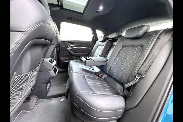 Audi e-tron 55 Quattro Advanced Pro Line Plus Edition One 95kWh SOH 91% 408PK Virtual Mirrors Bang&Olufsen® Trekhaak Panoramadak Leder+Geven Apple Carplay Android Auto Tour pakket DAB Elek.Achterklep Akoestisch zijruiten Matrix-Led Lmv 20" Luchtvering 1.800KG Trekgewicht