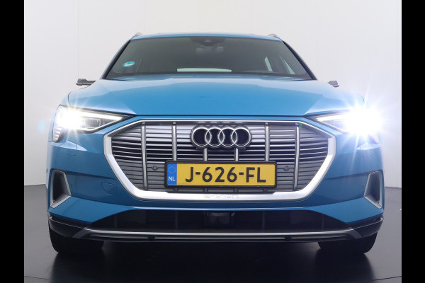 Audi e-tron 55 Quattro Advanced Pro Line Plus Edition One 95kWh SOH 91% 408PK Virtual Mirrors Bang&Olufsen® Trekhaak Panoramadak Leder+Geven Apple Carplay Android Auto Tour pakket DAB Elek.Achterklep Akoestisch zijruiten Matrix-Led Lmv 20" Luchtvering 1.800KG Trekgewicht