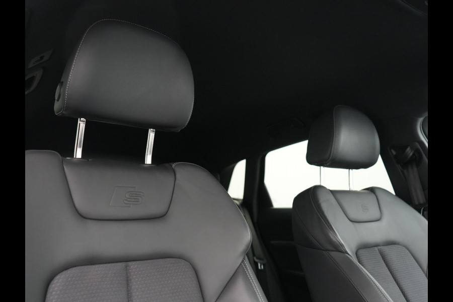 Audi Q8 e-tron 55 quattro S Line 114 kWh Dealer O.H | Trekhaak Afn. | Luchtvering | 360 Camera | Head Up | Adaptive Cruise | Matrix LED | Alcantara Sportstoelen Verwarmd | Apple Carplay | Keyless | Blis | Navigatie | Virtual | DAB | 20"L.M |