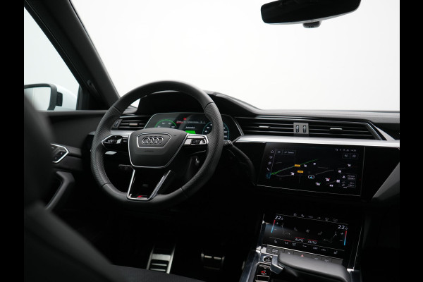 Audi Q8 e-tron 55 quattro S Line 114 kWh Dealer O.H | Trekhaak Afn. | Luchtvering | 360 Camera | Head Up | Adaptive Cruise | Matrix LED | Alcantara Sportstoelen Verwarmd | Apple Carplay | Keyless | Blis | Navigatie | Virtual | DAB | 20"L.M |