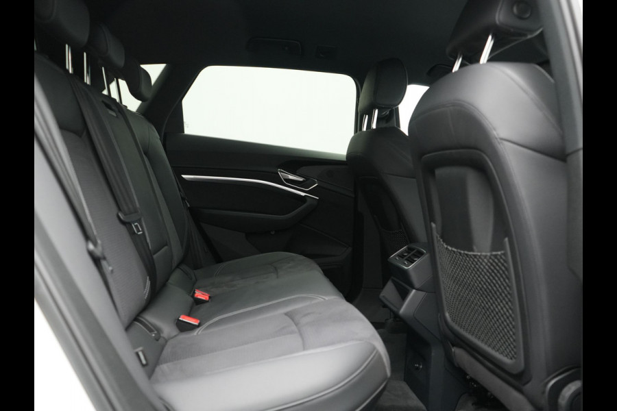 Audi Q8 e-tron 55 quattro S Line 114 kWh Dealer O.H | Trekhaak Afn. | Luchtvering | 360 Camera | Head Up | Adaptive Cruise | Matrix LED | Alcantara Sportstoelen Verwarmd | Apple Carplay | Keyless | Blis | Navigatie | Virtual | DAB | 20"L.M |