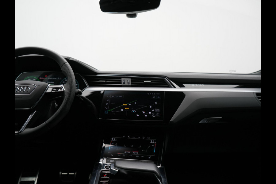 Audi Q8 e-tron 55 quattro S Line 114 kWh Dealer O.H | Trekhaak Afn. | Luchtvering | 360 Camera | Head Up | Adaptive Cruise | Matrix LED | Alcantara Sportstoelen Verwarmd | Apple Carplay | Keyless | Blis | Navigatie | Virtual | DAB | 20"L.M |