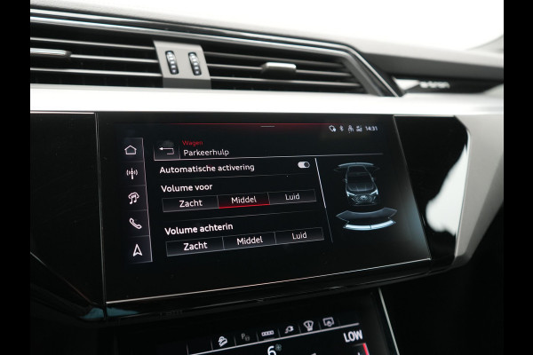 Audi Q8 e-tron 55 quattro S Line 114 kWh Dealer O.H | Trekhaak Afn. | Luchtvering | 360 Camera | Head Up | Adaptive Cruise | Matrix LED | Alcantara Sportstoelen Verwarmd | Apple Carplay | Keyless | Blis | Navigatie | Virtual | DAB | 20"L.M |