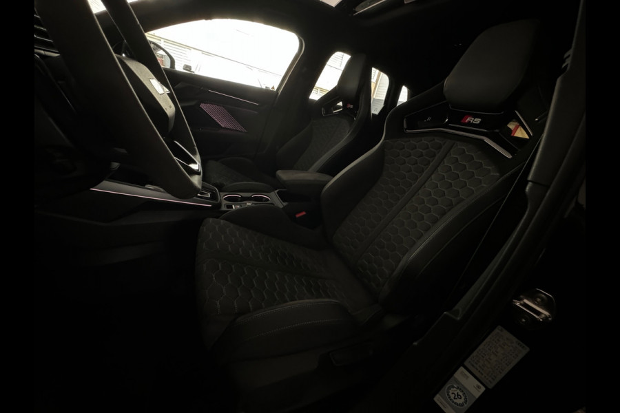 Audi RS3 Sportback 2.5 TFSI quattro Pano|Sonos|Carbon|Kuipstoelen|Hulk