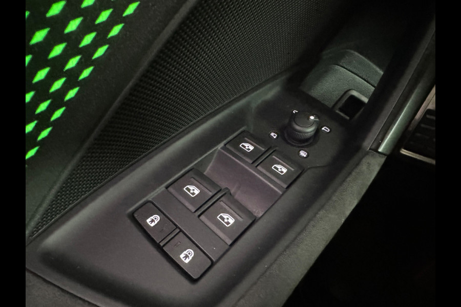Audi RS3 Sportback 2.5 TFSI quattro Pano|Sonos|Carbon|Kuipstoelen|Hulk
