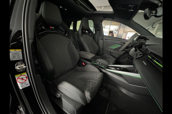 Audi RS3 Sportback 2.5 TFSI quattro Pano|Sonos|Carbon|Kuipstoelen|Hulk