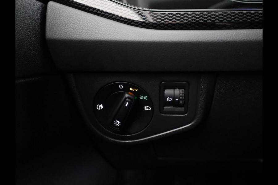 Volkswagen Polo 1.0 TSI Life 95 pk | Navigatie via App | Parkeersensoren | Adaptieve cruise control | LED koplampen | Apple Carplay/Android Auto |