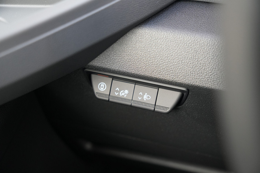 Renault Master E-Tech T35 L2H2 Advance Long Range 87 kWh 143pk - 2x Schuifdeur - Navi - Camera - Betimmering - Trekhaak - Blind Spot - Stoelverwarming
