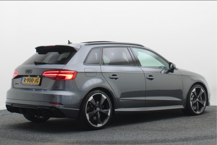 Audi RS3 Sportback 2.5 TFSI Quattro Panoramadak, Virtual Cokcpit, Leer, ACC, B&O, Apple CarPlay, Camera, Keyless, 19"