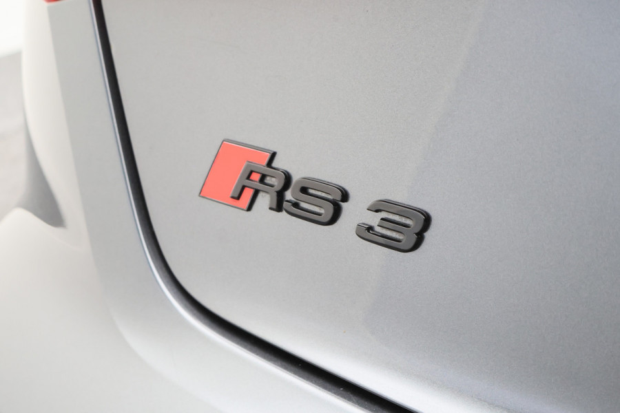 Audi RS3 Sportback 2.5 TFSI Quattro Panoramadak, Virtual Cokcpit, Leer, ACC, B&O, Apple CarPlay, Camera, Keyless, 19"