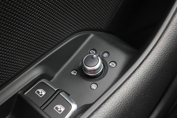 Audi RS3 Sportback 2.5 TFSI Quattro Panoramadak, Virtual Cokcpit, Leer, ACC, B&O, Apple CarPlay, Camera, Keyless, 19"