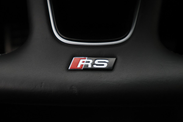 Audi RS3 Sportback 2.5 TFSI Quattro Panoramadak, Virtual Cokcpit, Leer, ACC, B&O, Apple CarPlay, Camera, Keyless, 19"