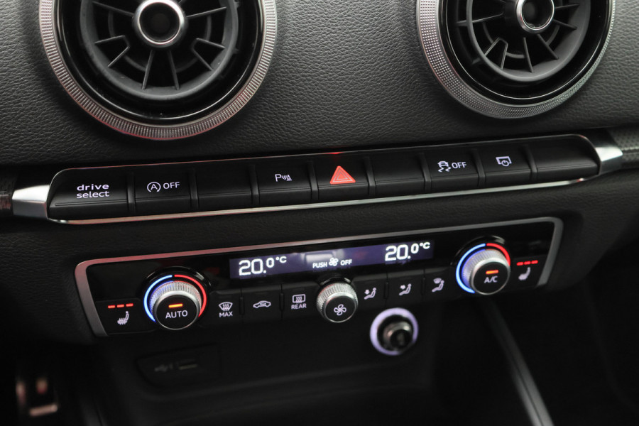 Audi RS3 Sportback 2.5 TFSI Quattro Panoramadak, Virtual Cokcpit, Leer, ACC, B&O, Apple CarPlay, Camera, Keyless, 19"