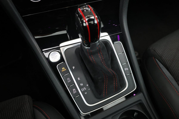 Volkswagen Golf 2.0 TSI GTI TCR 290+PK LED/VIRTUAL/PANO/ALCANTARA+S.VERWARMING/LMV 19'/CAM/DYNAUDIO/LINE/ACC/ECC/12 MDN GARANTIE!