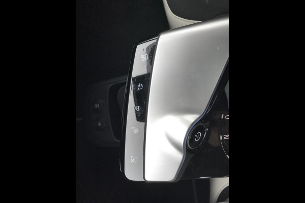 Kia Ev6 GT-Line 77.4 kWh BTW auto 7 JAAR GARANTIE Kia EV6 GT-Line 77.4 kWh 7 JAAR GARANTIE Kia EV6 GT-Line 77 kWh