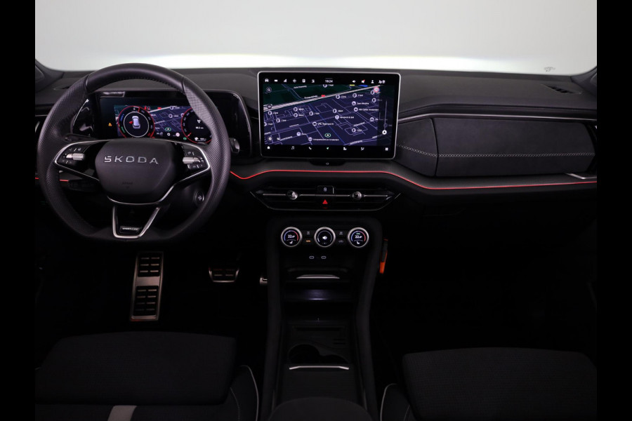 Škoda Kodiaq 1.5 TSI PHEV Sportline Business 204 pk Automaat (DSG) | Verlengde garantie | Navigatie | Panoramadak | Trekhaak (wegklapbaar) | Parkeersensoren | Achteruitrijcamera | Adaptieve cruise control | Stoelverwarming v/a |