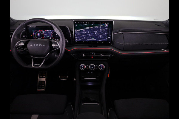 Škoda Kodiaq 1.5 TSI PHEV Sportline Business 204 pk Automaat (DSG) | Verlengde garantie | Navigatie | Panoramadak | Trekhaak (wegklapbaar) | Parkeersensoren | Achteruitrijcamera | Adaptieve cruise control | Stoelverwarming v/a |