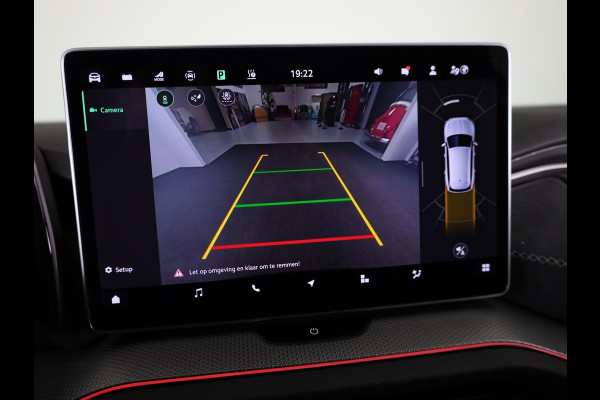 Škoda Kodiaq 1.5 TSI PHEV Sportline Business 204 pk Automaat (DSG) | Verlengde garantie | Navigatie | Panoramadak | Trekhaak (wegklapbaar) | Parkeersensoren | Achteruitrijcamera | Adaptieve cruise control | Stoelverwarming v/a |