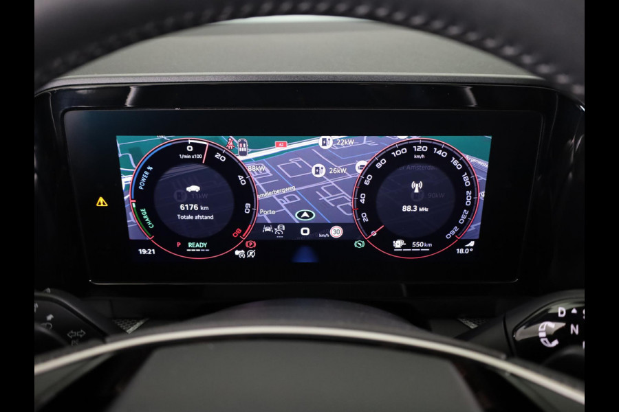 Škoda Kodiaq 1.5 TSI PHEV Sportline Business 204 pk Automaat (DSG) | Verlengde garantie | Navigatie | Panoramadak | Trekhaak (wegklapbaar) | Parkeersensoren | Achteruitrijcamera | Adaptieve cruise control | Stoelverwarming v/a |