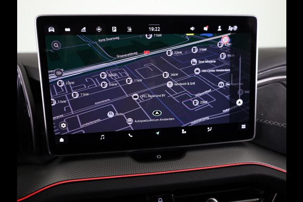 Škoda Kodiaq 1.5 TSI PHEV Sportline Business 204 pk Automaat (DSG) | Verlengde garantie | Navigatie | Panoramadak | Trekhaak (wegklapbaar) | Parkeersensoren | Achteruitrijcamera | Adaptieve cruise control | Stoelverwarming v/a |