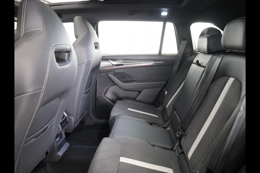 Škoda Kodiaq 1.5 TSI PHEV Sportline Business 204 pk Automaat (DSG) | Verlengde garantie | Navigatie | Panoramadak | Trekhaak (wegklapbaar) | Parkeersensoren | Achteruitrijcamera | Adaptieve cruise control | Stoelverwarming v/a |