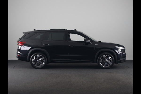 Škoda Kodiaq 1.5 TSI PHEV Sportline Business 204 pk Automaat (DSG) | Verlengde garantie | Navigatie | Panoramadak | Trekhaak (wegklapbaar) | Parkeersensoren | Achteruitrijcamera | Adaptieve cruise control | Stoelverwarming v/a |