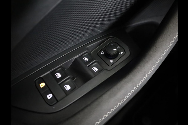 Škoda Kodiaq 1.5 TSI PHEV Sportline Business 204 pk Automaat (DSG) | Verlengde garantie | Navigatie | Panoramadak | Trekhaak (wegklapbaar) | Parkeersensoren | Achteruitrijcamera | Adaptieve cruise control | Stoelverwarming v/a |